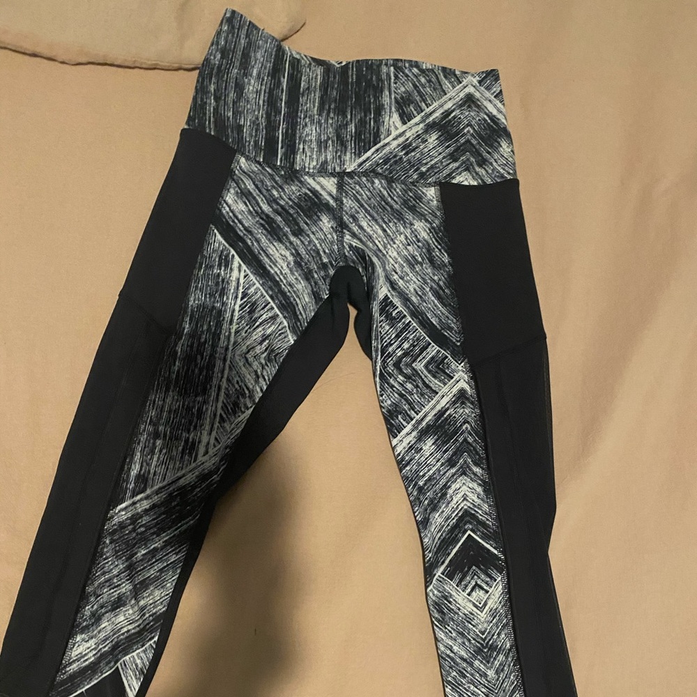Size 6 lululemon leggings